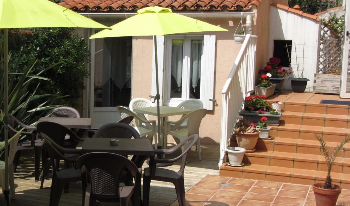 Hotel & Cantine De La Plage Les Sables-dʼOlonne Dış mekan fotoğraf